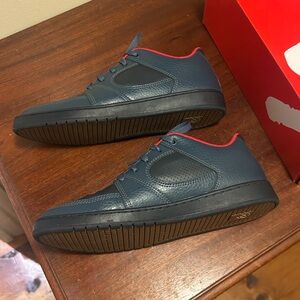 Es Accel Slim Vegan Leather Shoes